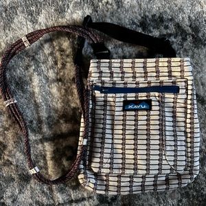 Kavu crossbody bag. NWOT